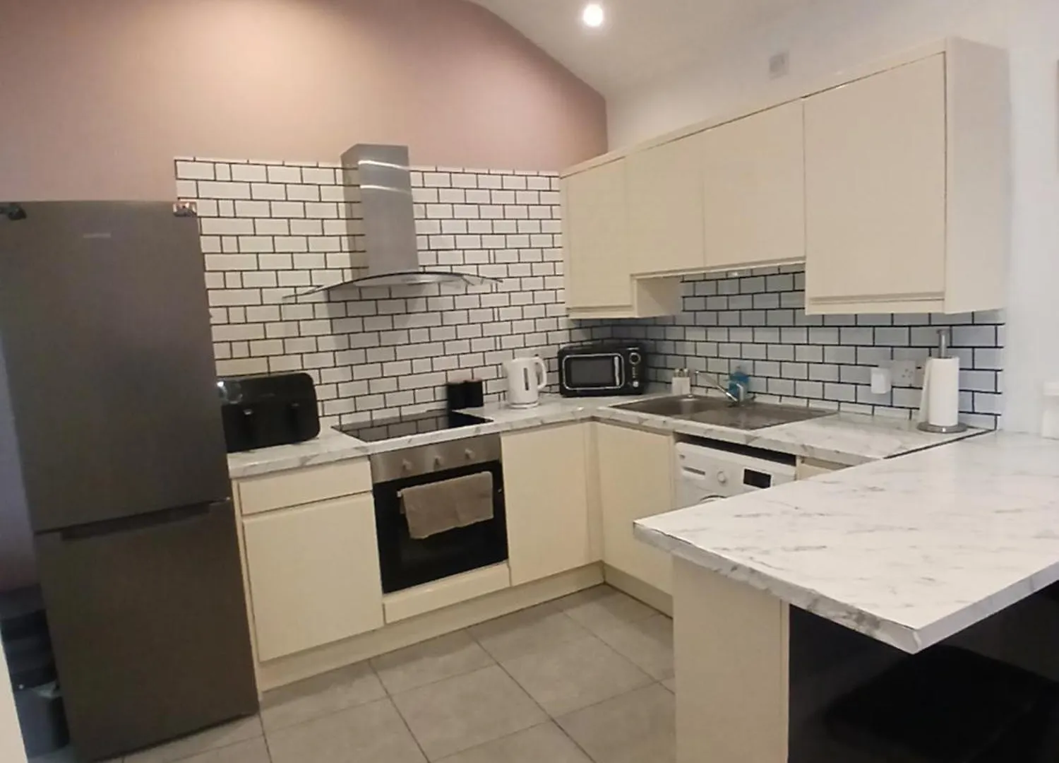 Self-Contained Bungalow Dublin Airport アパート