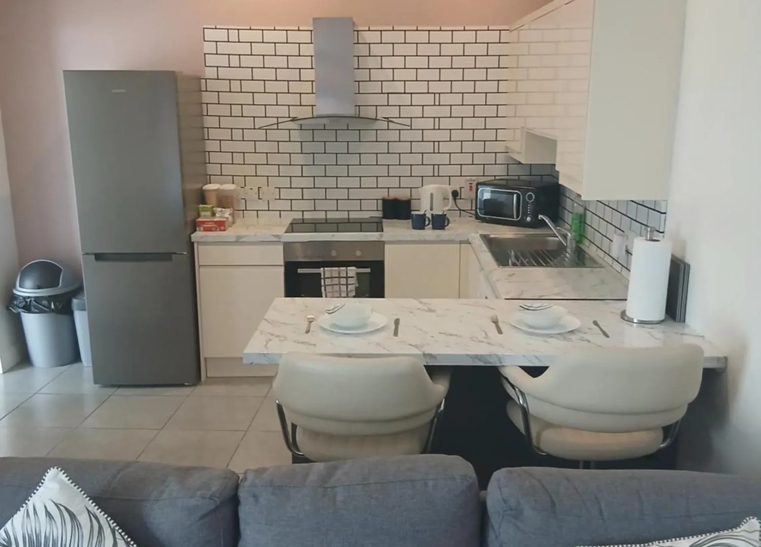 Self-Contained Bungalow Dublin Airportの連絡先